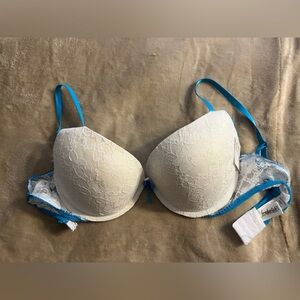 Frederick’s bra. Size 34D